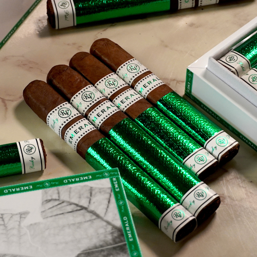 Rocky Patel Emerald Robusto Cigar - 1 Single Rocky Patel Emerald Robusto Cigar - 1 Single